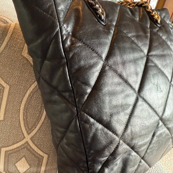 Chanel 19 shopping bag black quilted lambskin leather tote - Picture 14 of 16